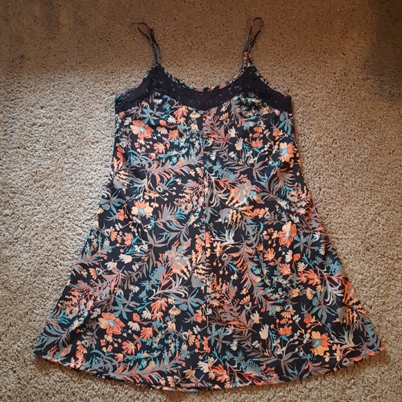 American Rag Dresses & Skirts - 🎉SALE!🎉 American Rag Slip Dress Floral Leaves